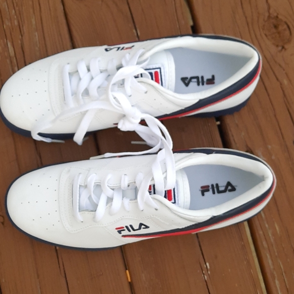Original Fitness Fila Sneakers - Picture 2 of 12